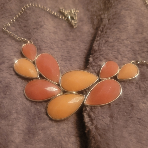 Peach gem necklace - Picture 5 of 5